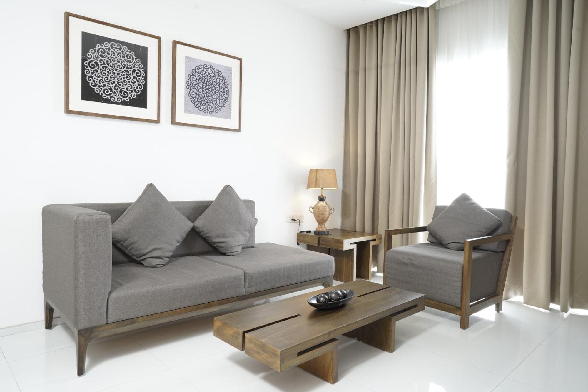 Kent Baywatch Suites Kochi Екстериор снимка