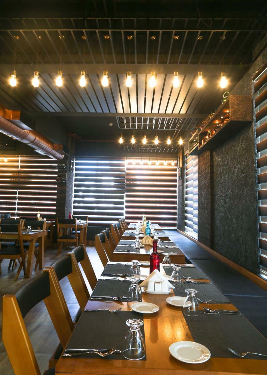 Kent Baywatch Suites Kochi Екстериор снимка